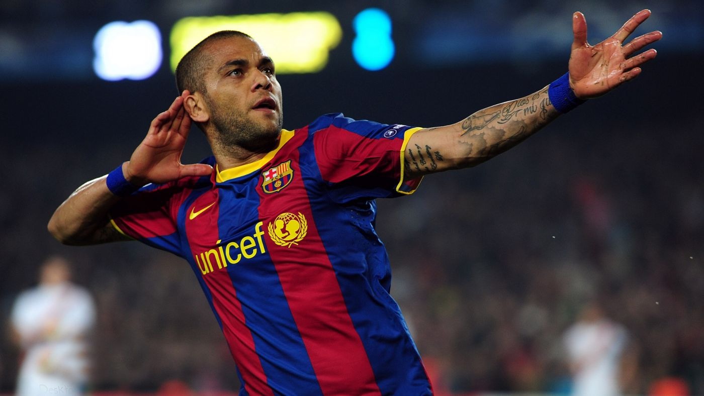 你这么说肯定没有错！可是你忘记了一个基本事实，中国还养了数不尽的不干活但是比你生活质量好百倍的人，你咋不去喷呢？