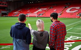 欧冠淘汰赛附加赛首回合｜ 本季第3次头部现划痕 瓜帅怒斥球队多次遭逆转